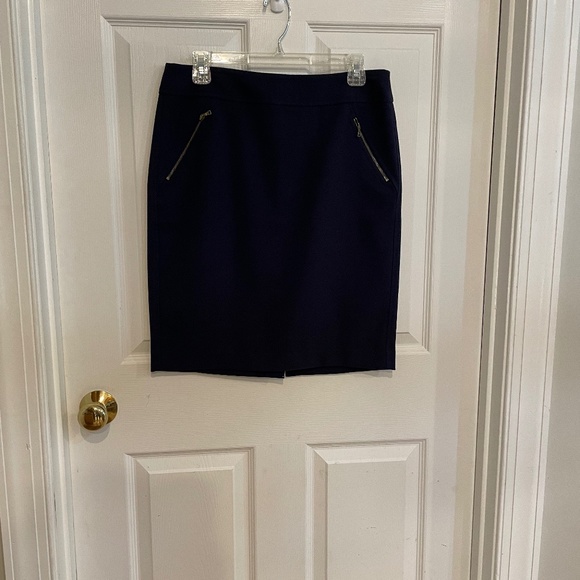 Loft Navy pencil skirt size 8 - Picture 6 of 9